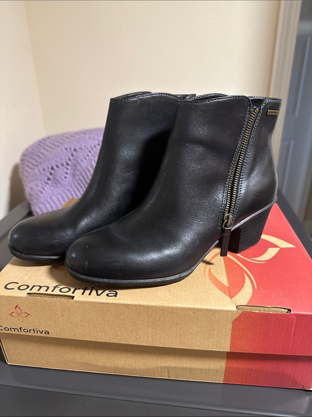 Comfortiva Black Leather Side-Zip Ankle Booties